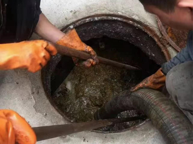 兰州清理化粪池时如何避免沼气的危害？